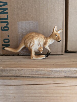 Outback Kangaroo set of 2