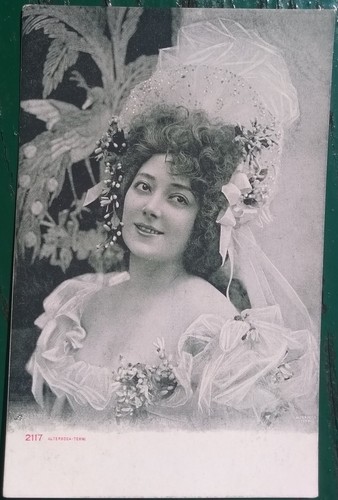 PRETTY LADY Aufwendiger Hut / Haube Vintage Italian Alterocco Terni PC c1910