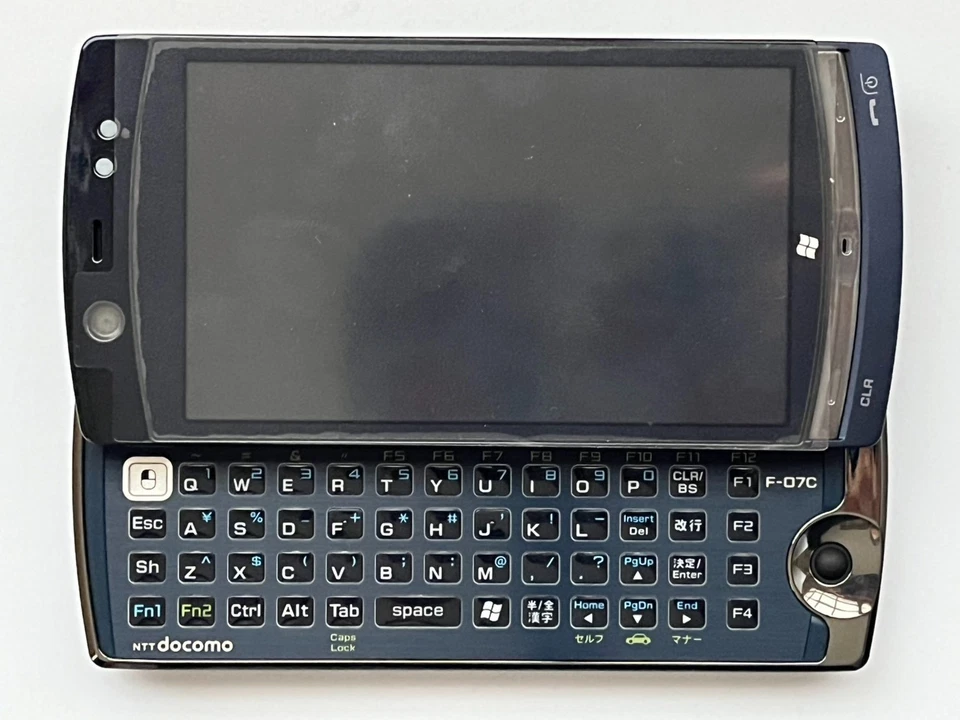 Fujitsu F-07C Loox Windows 7 Phone SIM-LOCKED DOCOMO giapponese con base di r... - Immagine 2 di 4