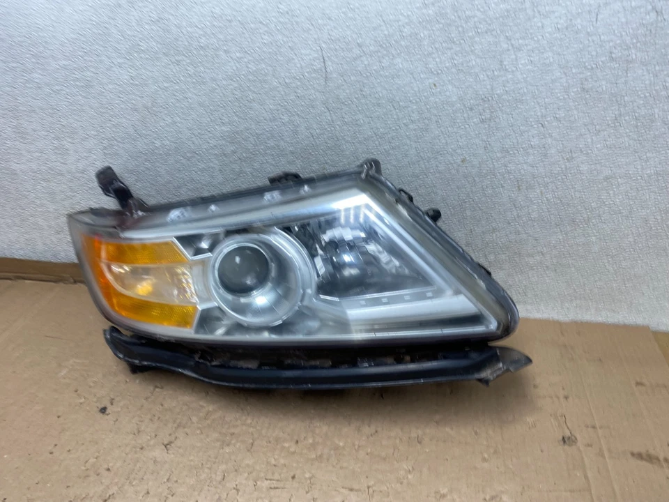 Faro halógeno pasajero delantero derecho Honda Odyssey 2011 a 2013 U8750 DW Foto 2 de 4