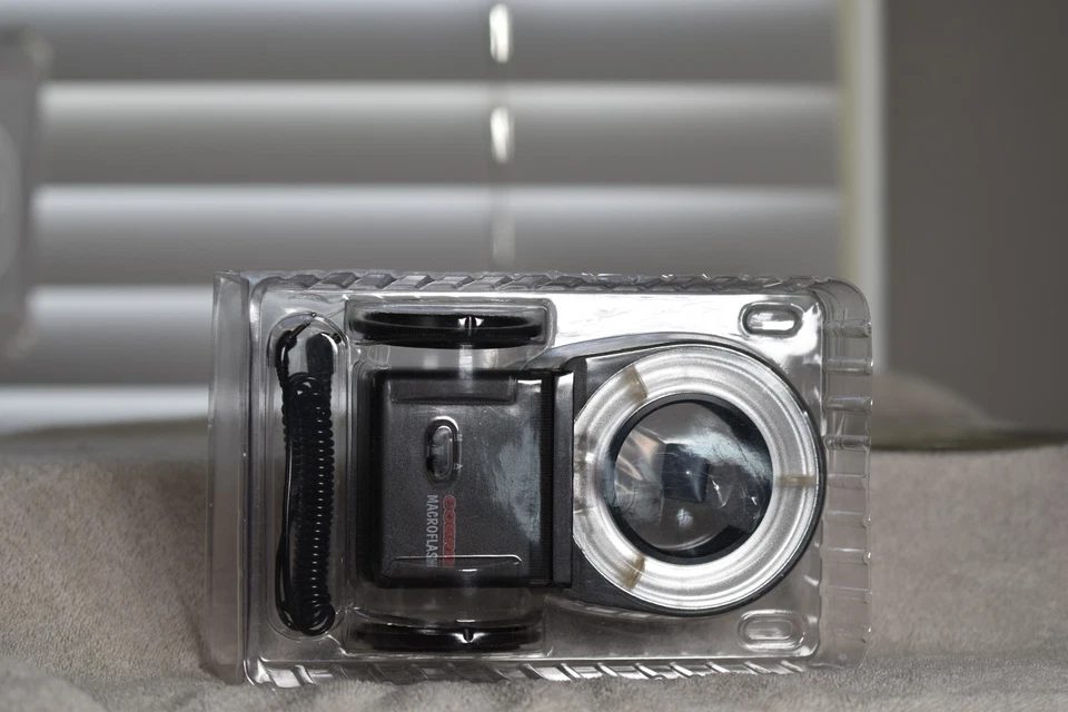 Cobra Macroflash Electronic Ring Light Flash Macro + 49mm 52mm 55mm Adapters - Image 3 of 3