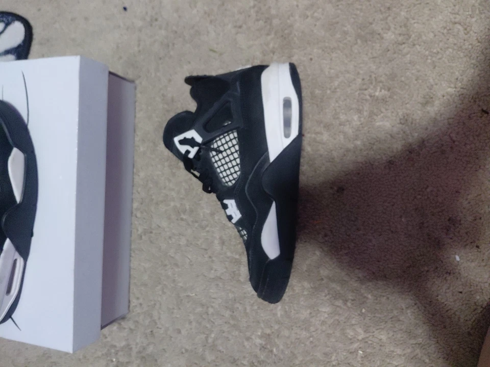 Zapatillas Jordan 4 blancas Thunder talla 4y Foto 3 de 4