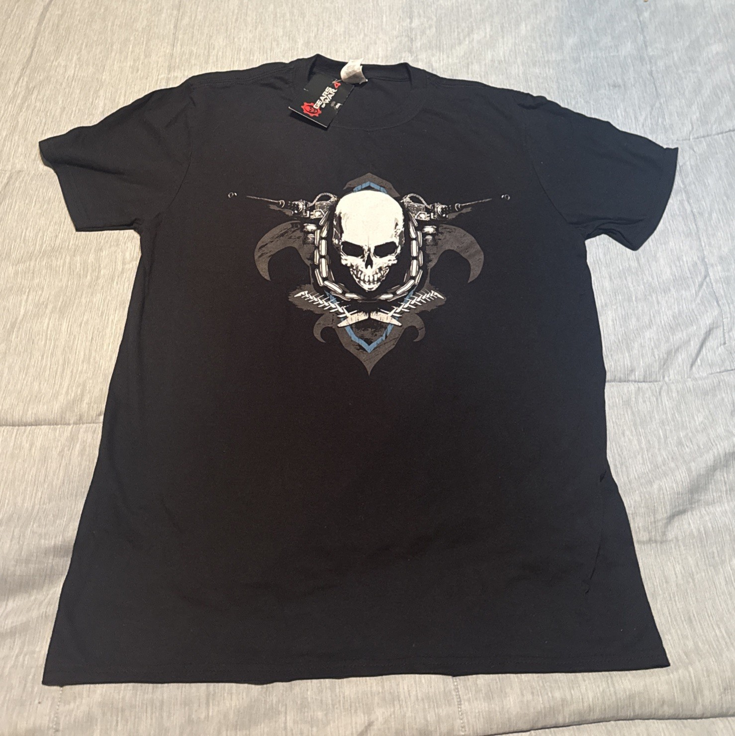 Gears of War 4 Skull w Tags T-Shirt Size Medium