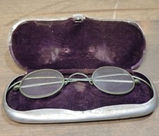 Antique Early 1900s Circular Rimed Glasses With Silver Aluminum Case Clamshell