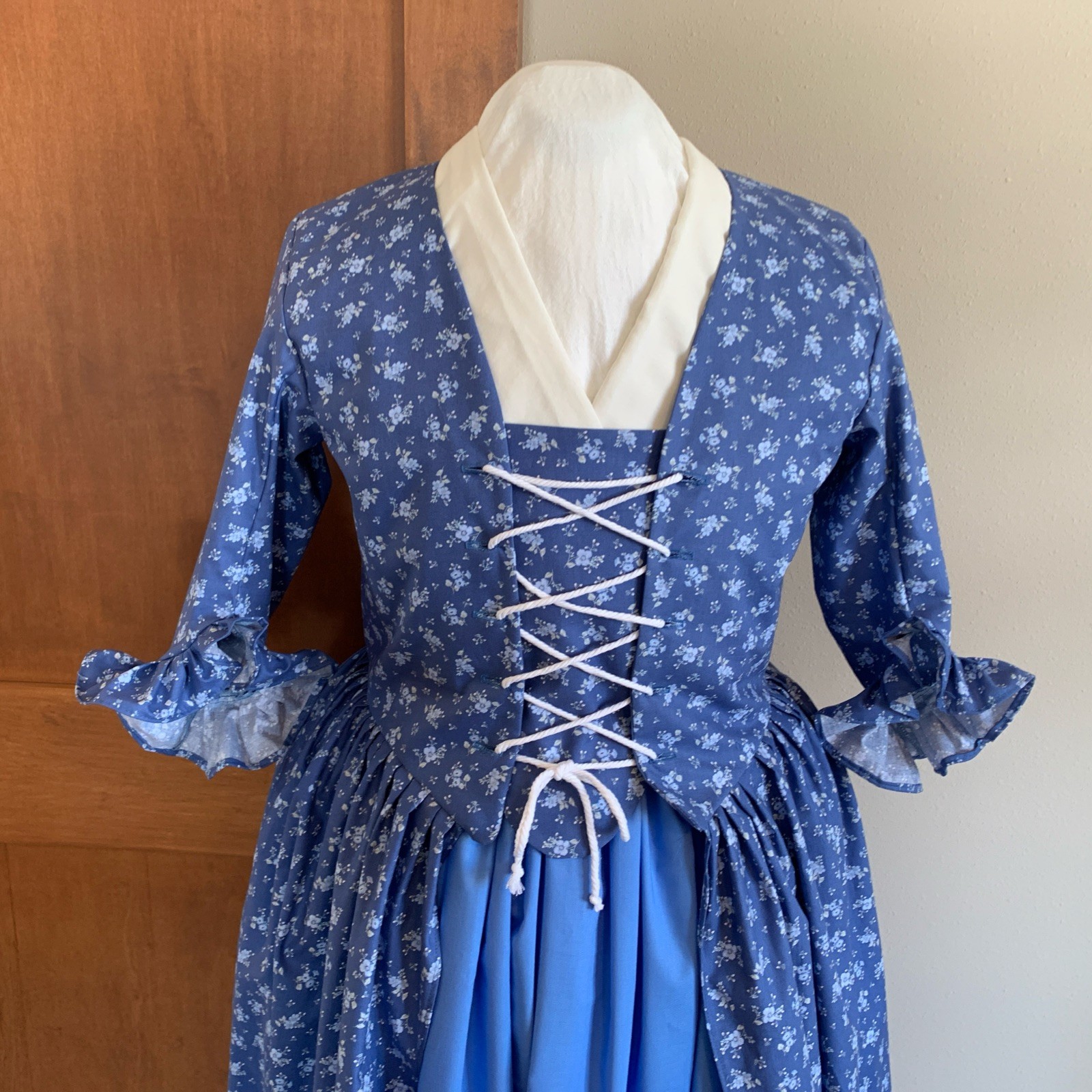 Sprigged LG Outlander, Colonial, Sprigged Calico Cotton Over Dress/Gown ...