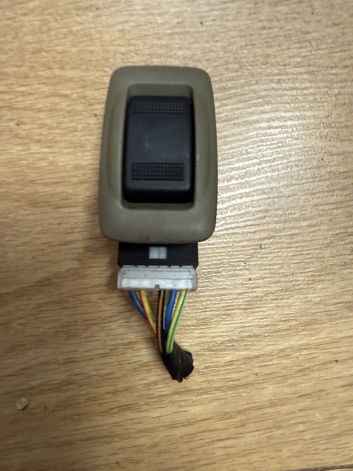 Mazda Front Rear  Door Power Window Switch C8H-D97-05 GE4T66380C05 Oem