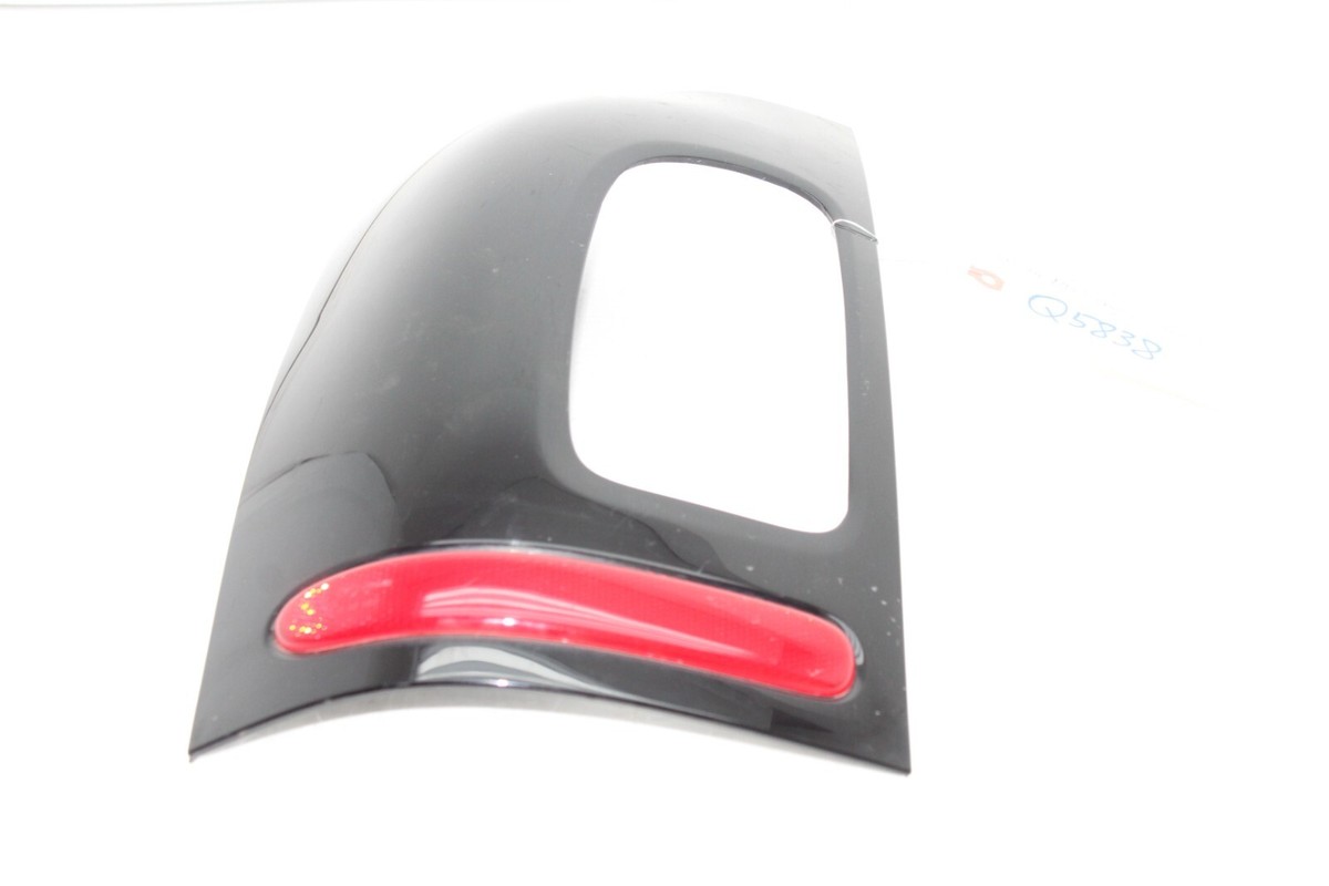08-14 MINI COOPER CLUBMAN REAR LEFT DRIVER TAILLIGHT BEZEL TRIM