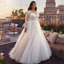 Plus Size V-Neck Wedding Dress Applique Full Sleeve Button Back Tulle Bride Gown