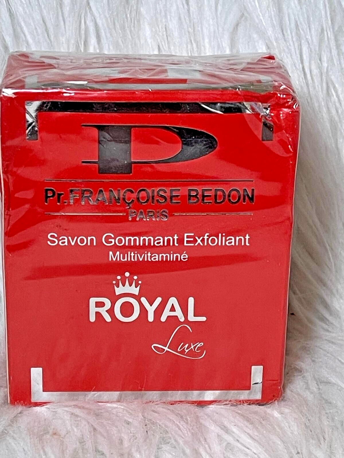 Savon ultra éclaircissant multivitaminé exfoliant à action rénovatrice pour éliminer les impuretés