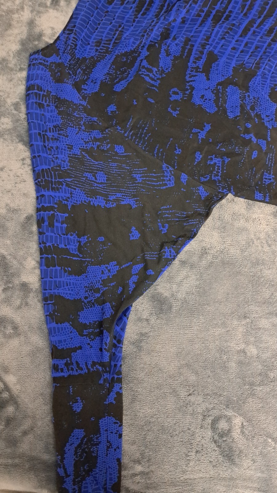 $210 GEMMA Blue Python Print Silk Long Sleeve Blo… - image 2