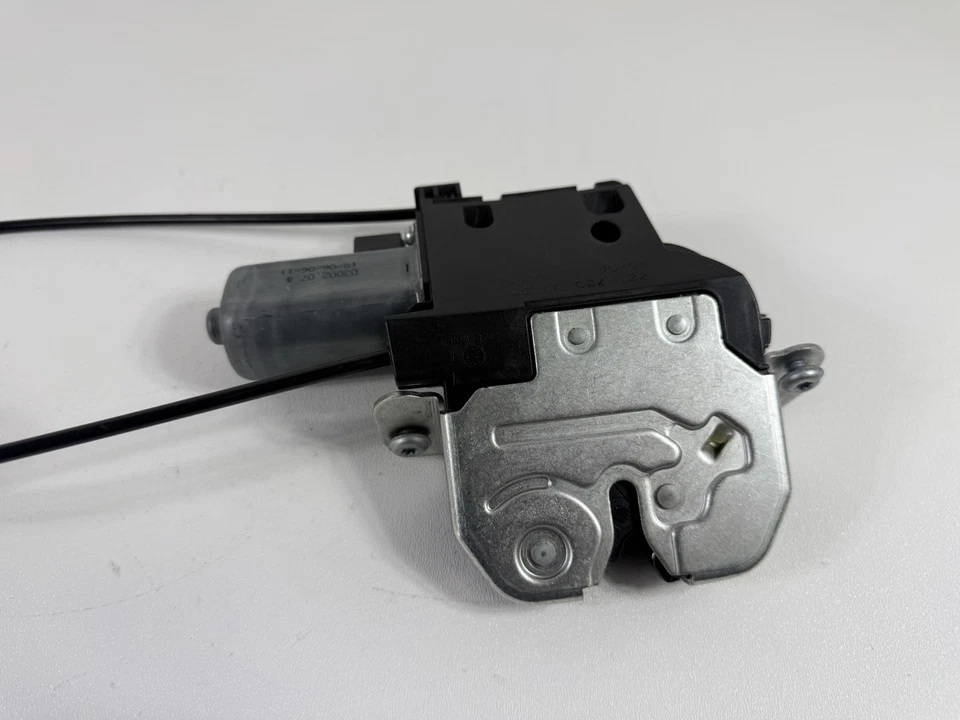 2007–2010 梅赛德斯 W221 S550 S63 CL65 AMG 后后后备箱锁执行器 原始设备制造商 — 第 3/4 张图片