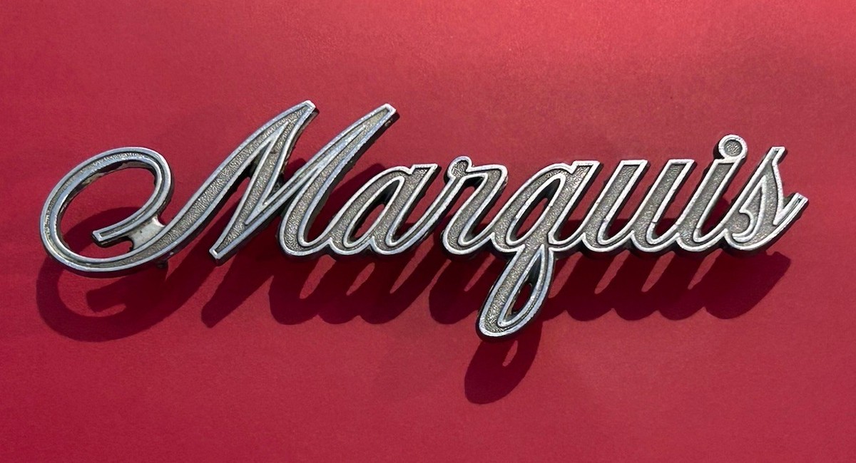 ☆♥♥☆ Orig. 1969 MERCURY MARQUIS FRONT FENDER EMBLEM C9MB-65291B