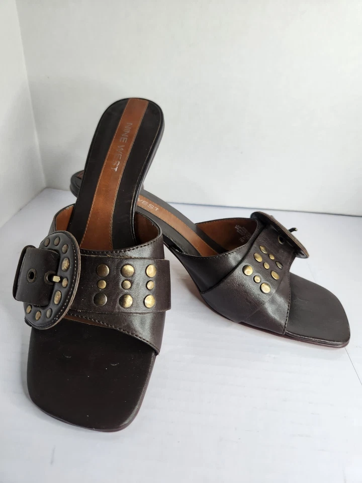 Nine West WNELKHORN коричневый кожаный с заклепками пряжка Y2K дерева котенок каблук 7 М туфли - Изображение 2 из 4