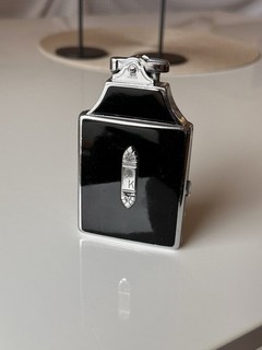 Ronson Benzinfeuerzeug No. 19023 Art Deco schwarz 1930er–1940er Jahre