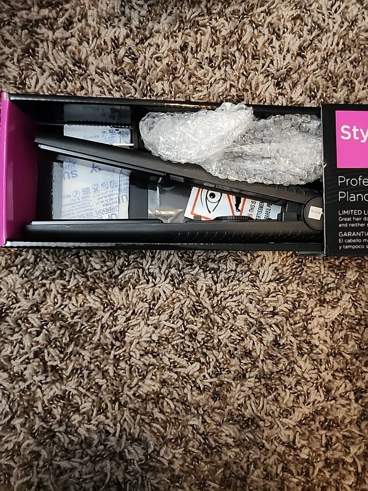 Plancha de peinado profesional Style House 1,25" 140°-450° terapia de iones negativos Foto 2 de 3