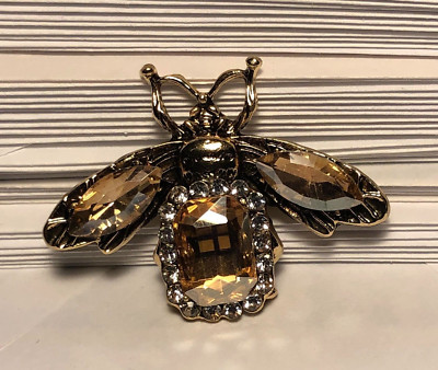 Goldtone HONEY BEE Pin Brooch ~ Pale Yellow and Clear Rhinestones NEW