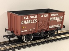 Bachmann 37-425 16-Ton Slope-Sided Mineral Wagon – Charles Roberts