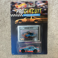 Hot Wheels Pro Circuit Richard Petty #43 STP Pontiac Stock Car 1:64 Diecast