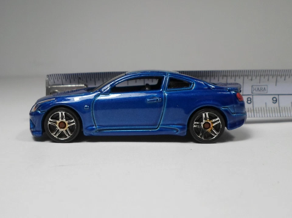 Coche de juguete fundido a presión Hot Wheels 2017 HW Multipack exclusivo Infinity G37 1:64 3"" Foto 2 de 4