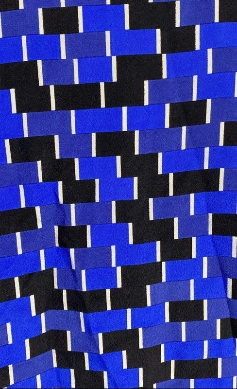 Blusa de seda feminina Prada azul padrão geométrico tamanho 38 - Imagem 2 de 4