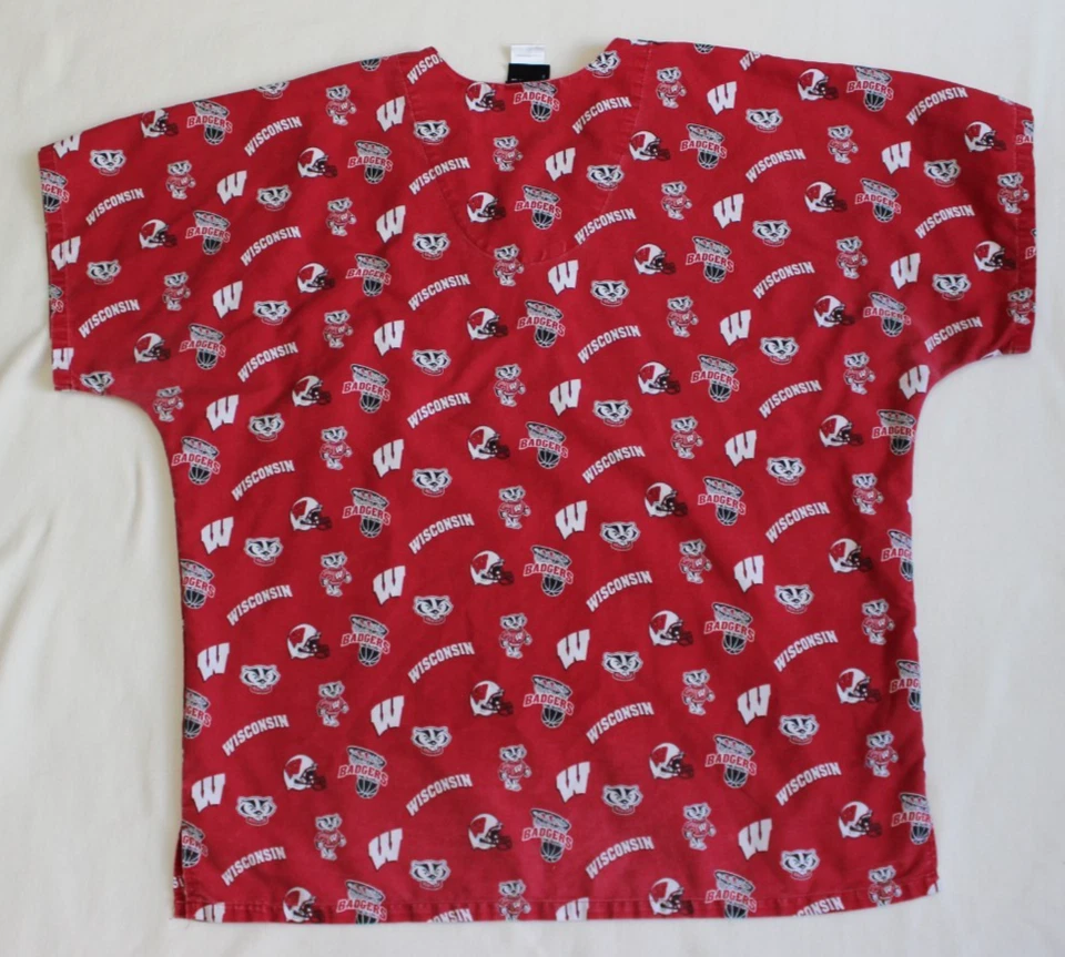 Scrub Dudz Top Size L Wisconsin Badgers Red All-Over Logo Short Sleeve V-Neck - Image 2 of 4