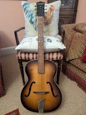 Hofner Congress Acoustic Archtop ‘F’hole guitar with Hard Case