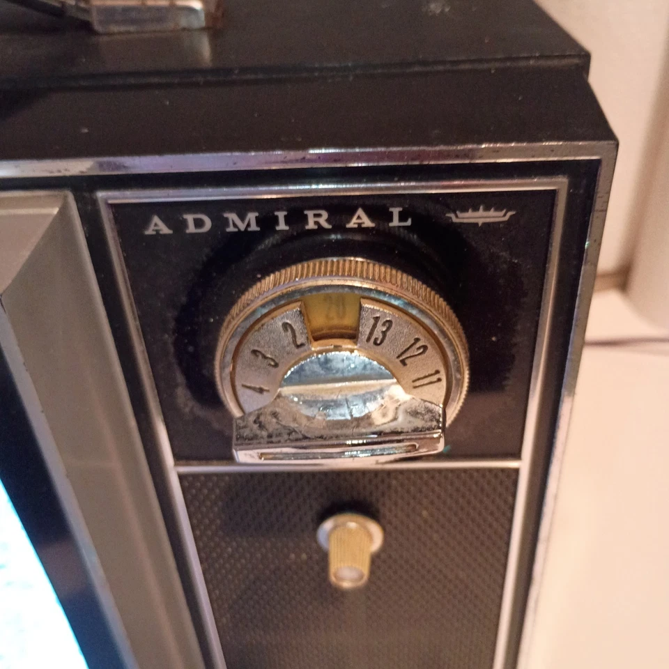 Televisión retro vintage años 50 Admiral TV 9P210 juego instantáneo potencia probada juegos Foto 2 de 4