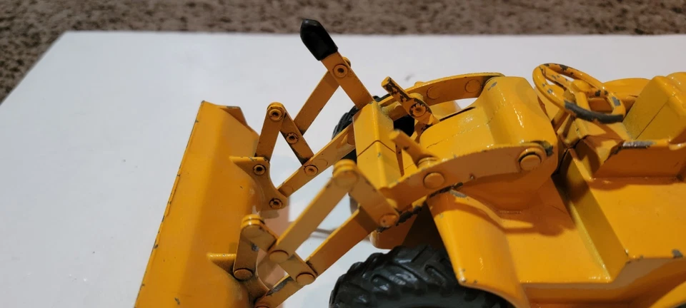 CAT Caterpillar 944 Wheel Loader 1964 1:24 - Image 3 of 4