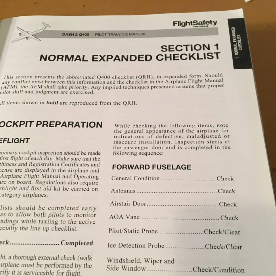 De Havilland Canada Dash 8, Q400 Pilot Training Manual, Vol. 1 Operational Info. - Imagem 3 de 4