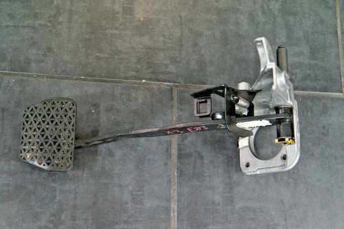 Bremspedal BMW X3 E83 Pedal Bremse Fußhebelwerk Automatikgetriebe 3331164