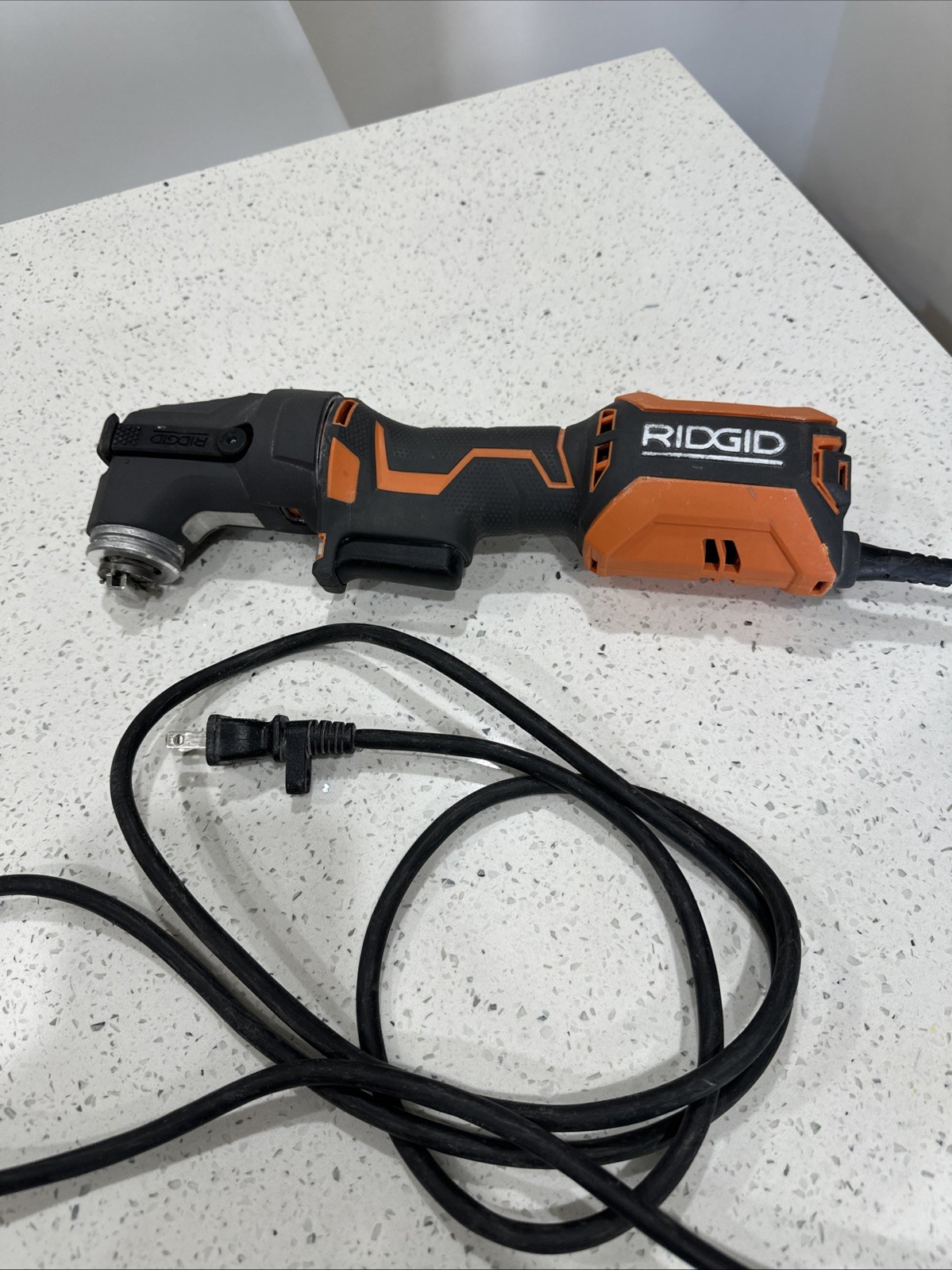 RIDGID 4 Amp Corded Oscillating Multi-Tool Good Condition R28700