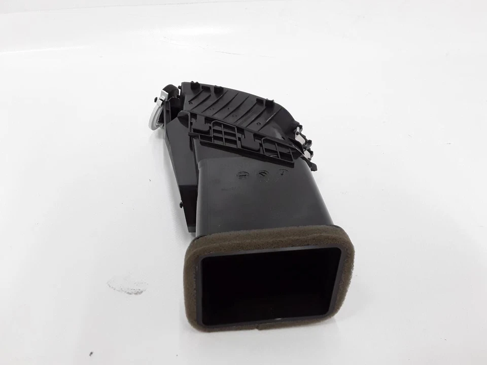 Opel Zafira C 2011- air nozzle fan grille ventilation 39076941 - Image 2 of 3