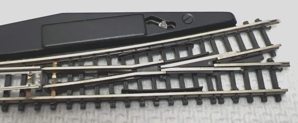 MARKLIN MINI-CLUB 8562 4-3/8" 13° LEFT ELECTRIC TURNOUT IN OB - Image 2 of 4