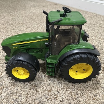 John Deere 7930 Tractor 1/16 