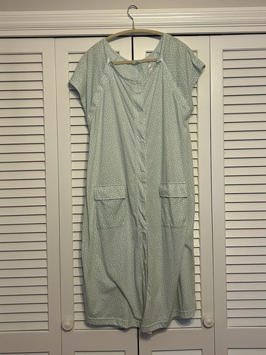Kindred Bravely Universal Labor & Delivery Gown Polka Dot Gr. SM