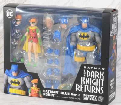 Medicom Spielzeug MAFEX 139 BATMAN BLAU Ver. & ROBIN The Dark Knight Returns ...