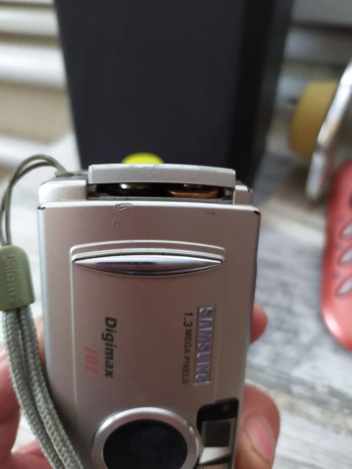 Samsung Digital Camera Digimax 101 1.3MP Silver - Image 4 of 4