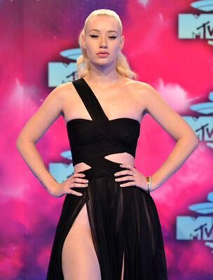 iggy azalea pink chanel dress Iggy Azalea's MMVAs Dress Bares Skin with Cut-Out Panel - Just Jared -  Celebrity News and Gossip