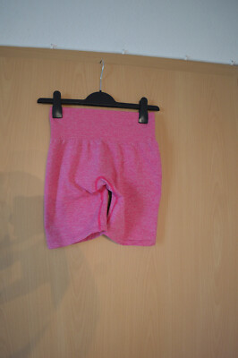 Hot Pink Scrunch Seamless Shorts 36 von NVGTN