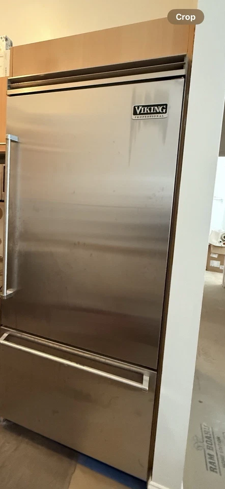 Viking VCBB5363ERSS 36 Inch Built-In Bottom-Freezer Refrigerator - Image 2 of 2