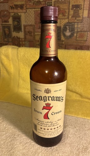 Vintage One Gallon Seagram's 7 Glass Whiskey Bottle 18 Tall with pour spout