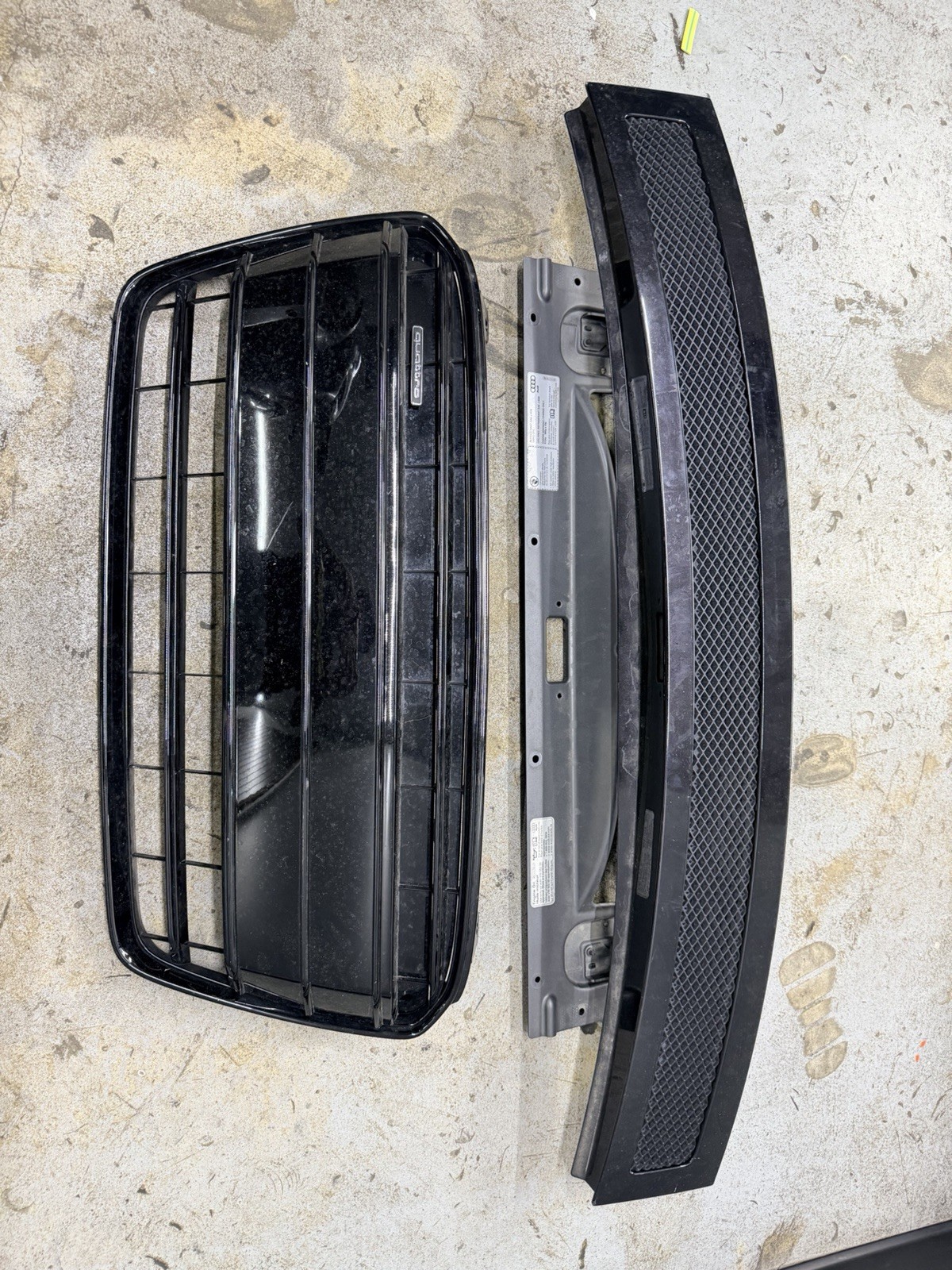OEM Audi R8 V8 Front Grille 2014 Genuine Factory Quattro Grill – FREE SHIPPING