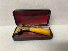 VTG CIRCA 1950'S EVERSHARP SCHICK INJECTOR RAZOR W/INJECTOR BLADES IN ORIG BOX