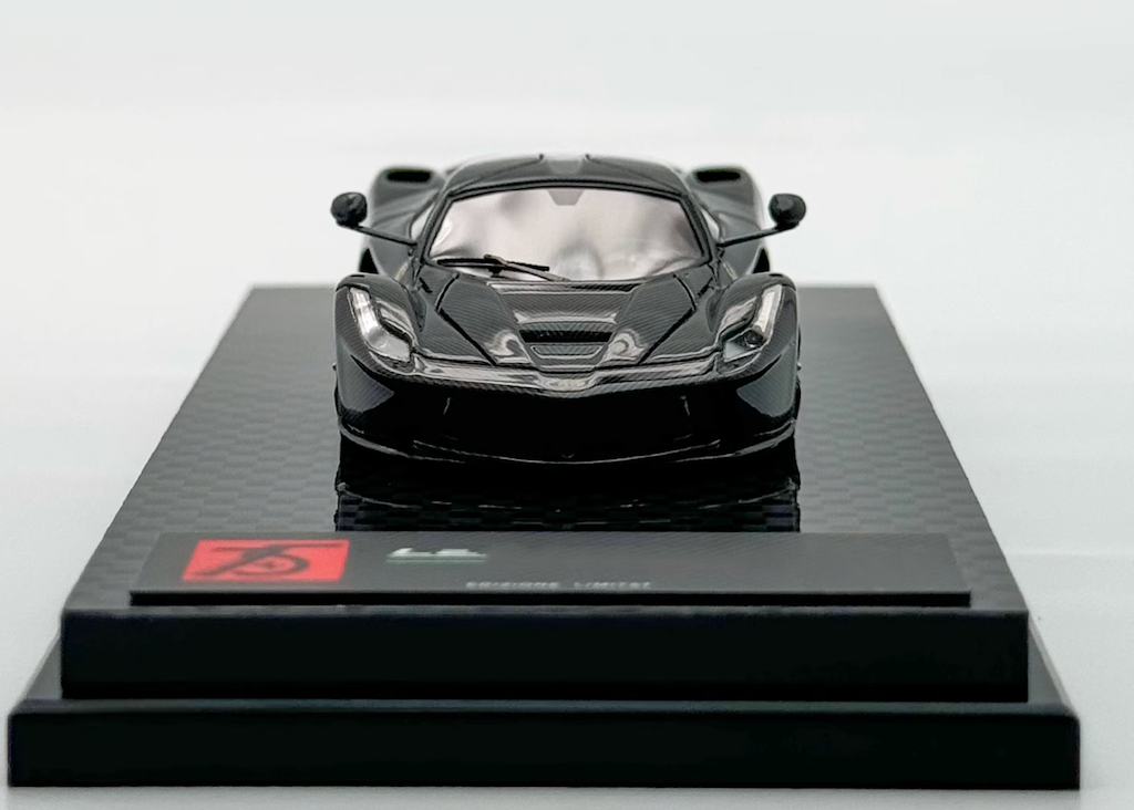 DMH 1:64 Black Full Carbon Laferrari Aperta Sports Model DMH 1:64 Black Full Carbon Laferrari Aperta Sports Model