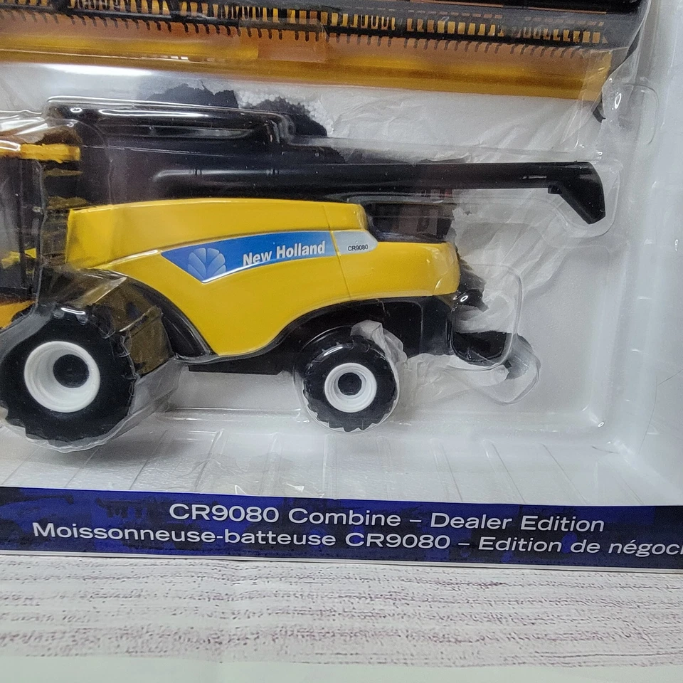 Ertl 2008 1/32 scale new holland CR9080 combine dealer edition w/ 2 heads yellow - Image 2 of 4