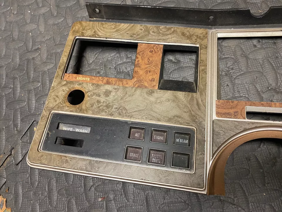 Cuadro de instrumentos Ford Granada 1975 bisel. D5DB-66045 C90-D Foto 4 de 4