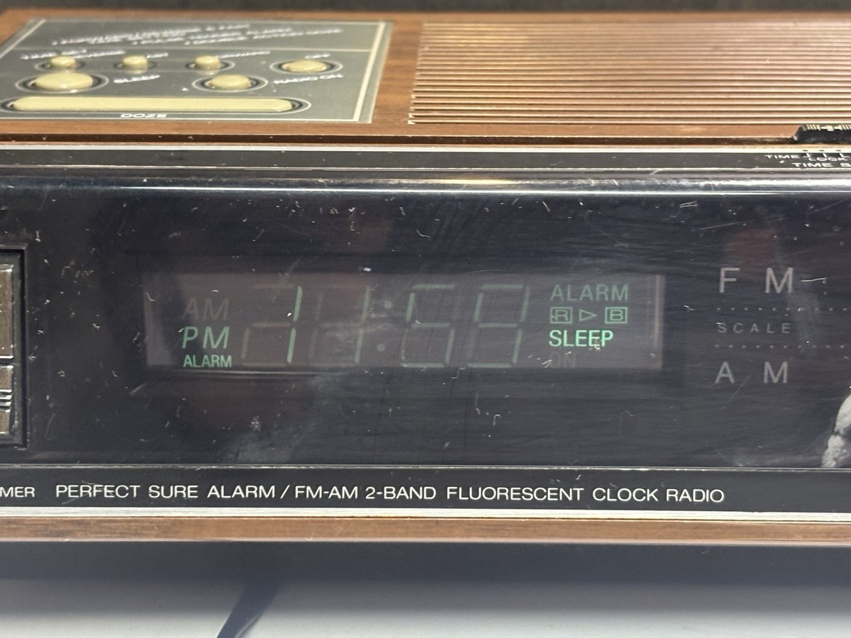 Vintage Panasonic RC-6130D AM/FM Clock Radio Blue Fluorescent
