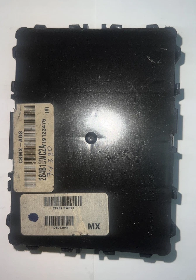 Mando carrocería Nissan Versa 2014-2015 BCM BCU 284B1-3WC2A Foto 2 de 2