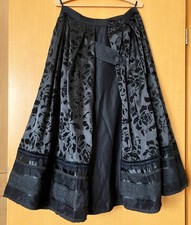 Traditional skirt maxi skirt 44/46 black calf length velvet trim rose pattern witchy goth
