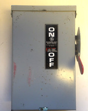 GENERAL ELETRIC GENERAL DUTY SAFETY SWITCH, P/N: TG3222R 60 AMP, 240 V AC MAX,